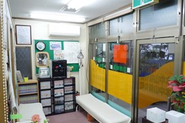 本中山接骨院　待合室